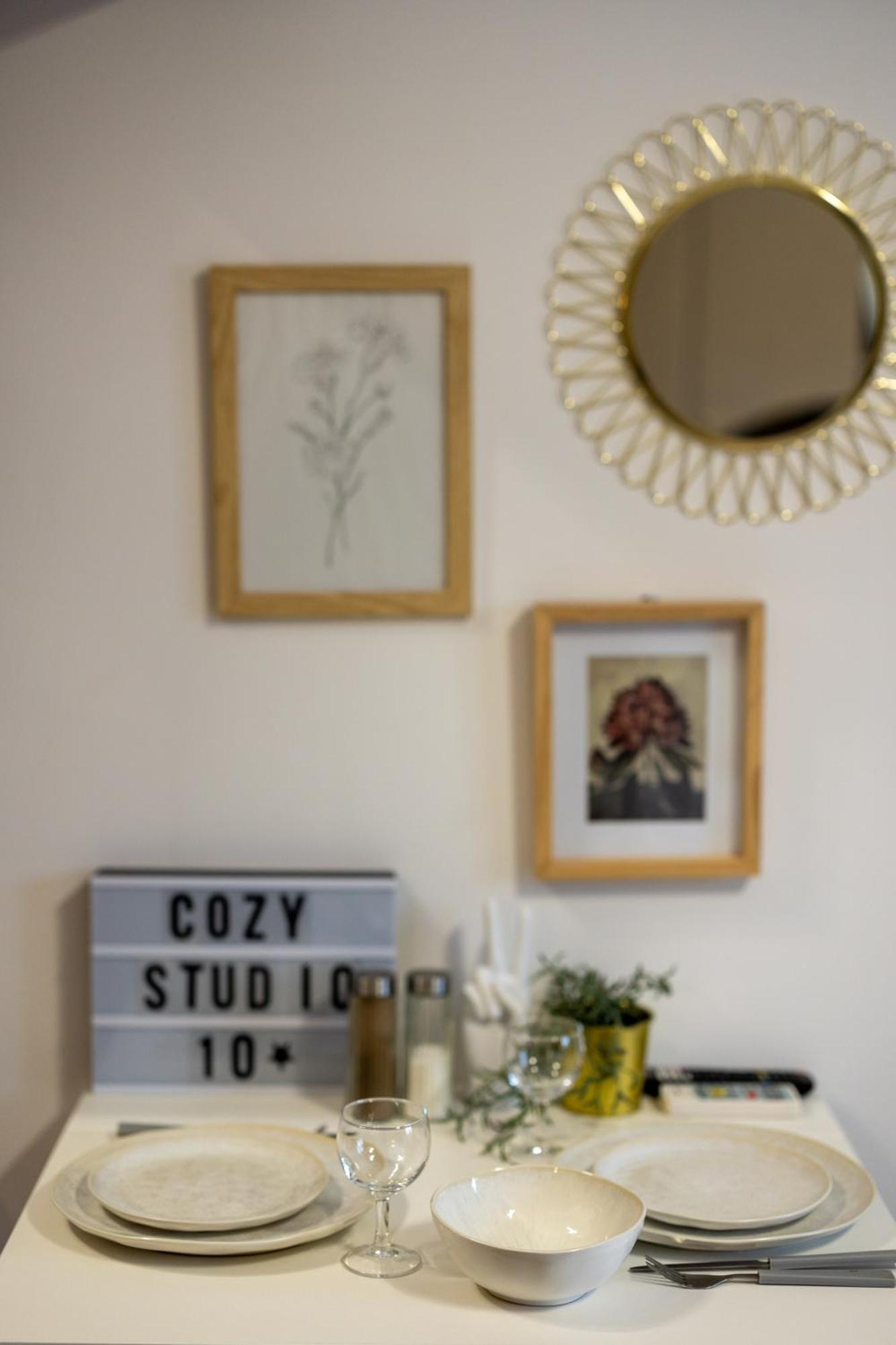 טימישוארה Cozy Studio Retreat - Quiet, Premium Stay מראה חיצוני תמונה